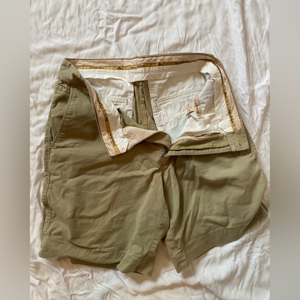 Tommy Bahama Khaki Shorts size 30in